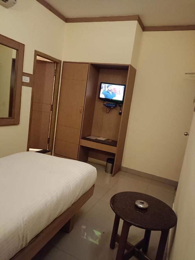Hotel A P Coimbatore Extérieur photo