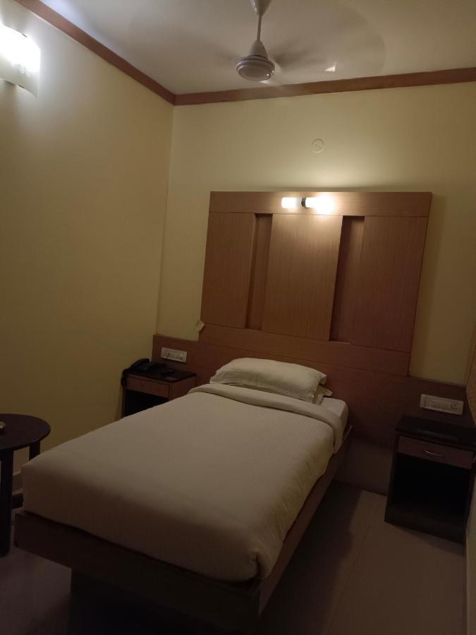 Hotel A P Coimbatore Extérieur photo